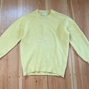 Yellow shetland sweater made in Scotland pit to pit 20.5 in/ length 25.5 in